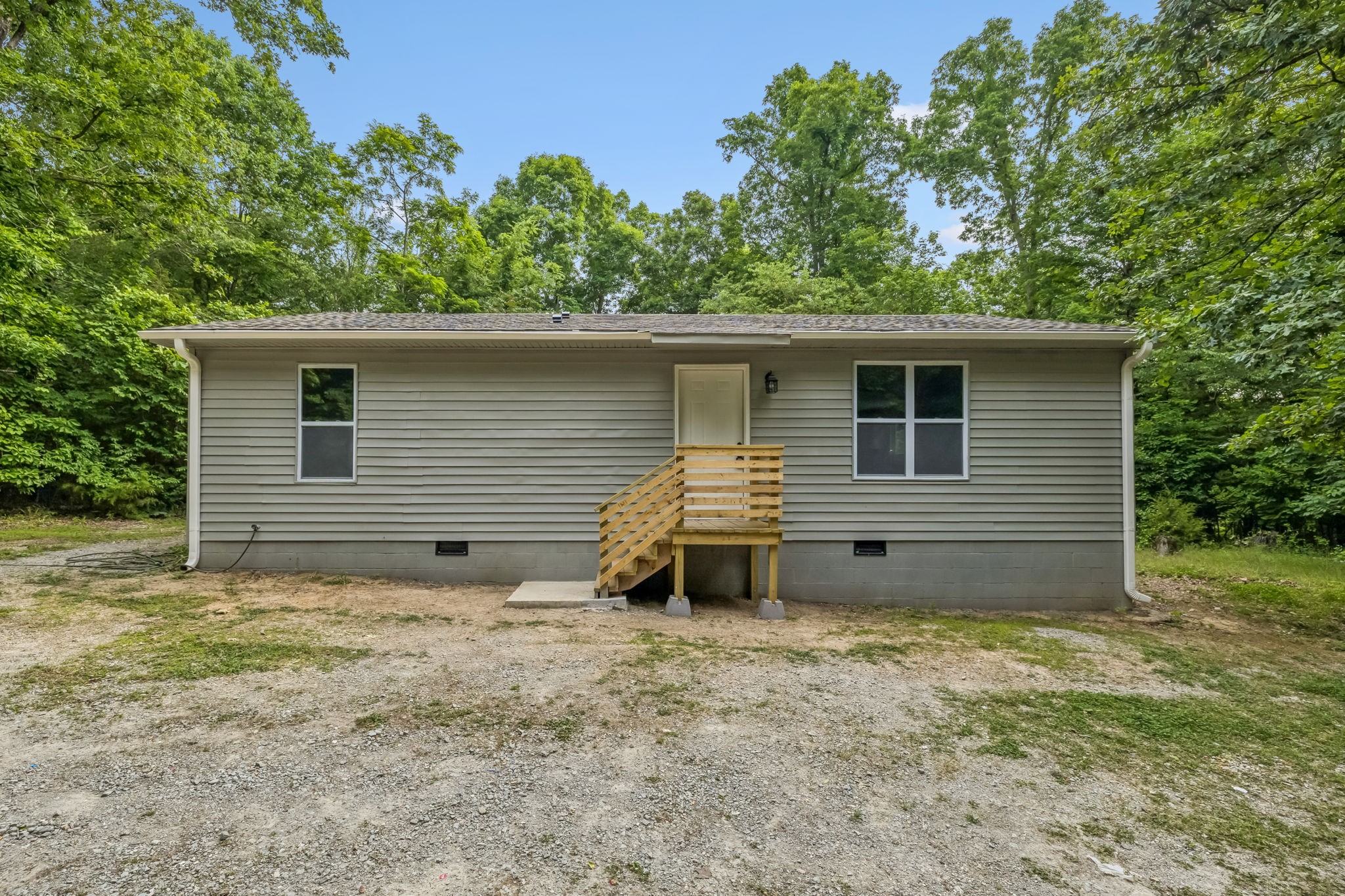 25 Stirling Road Camden TN 38320