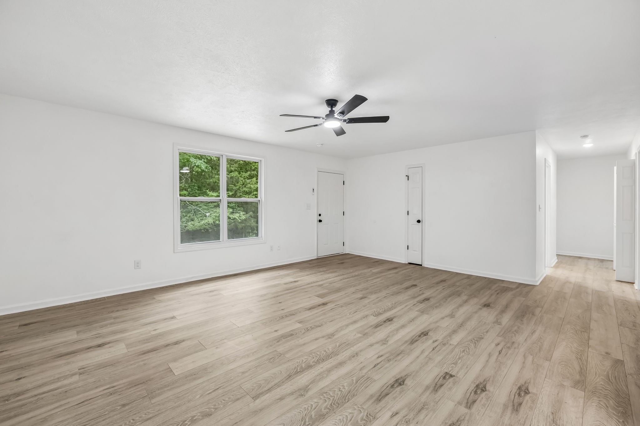 25 Stirling Road Camden TN 38320
