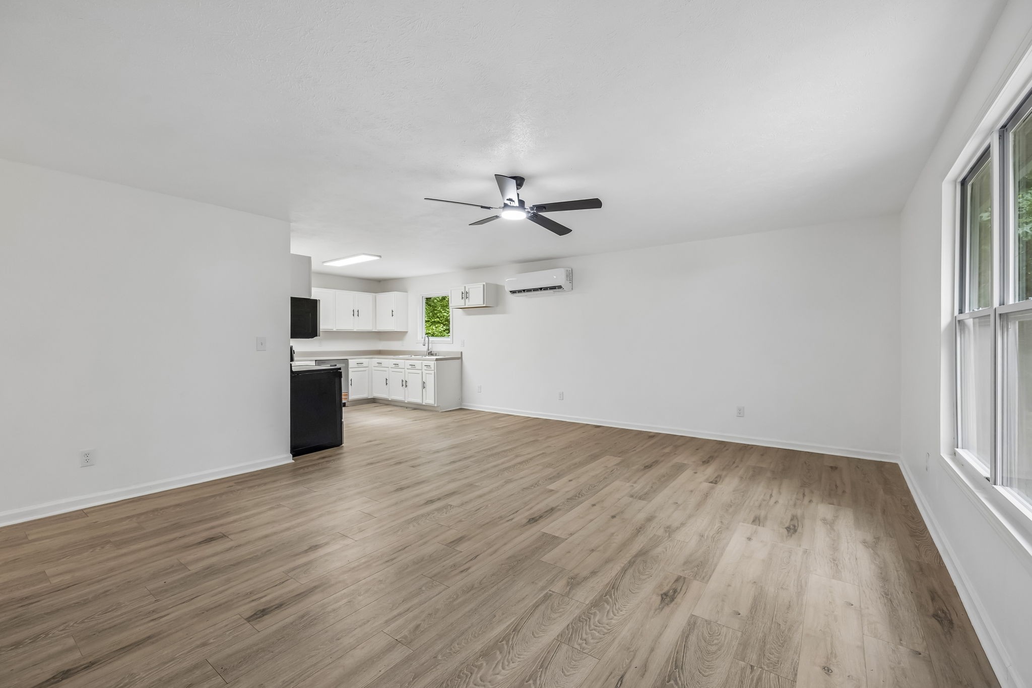 25 Stirling Road Camden TN 38320