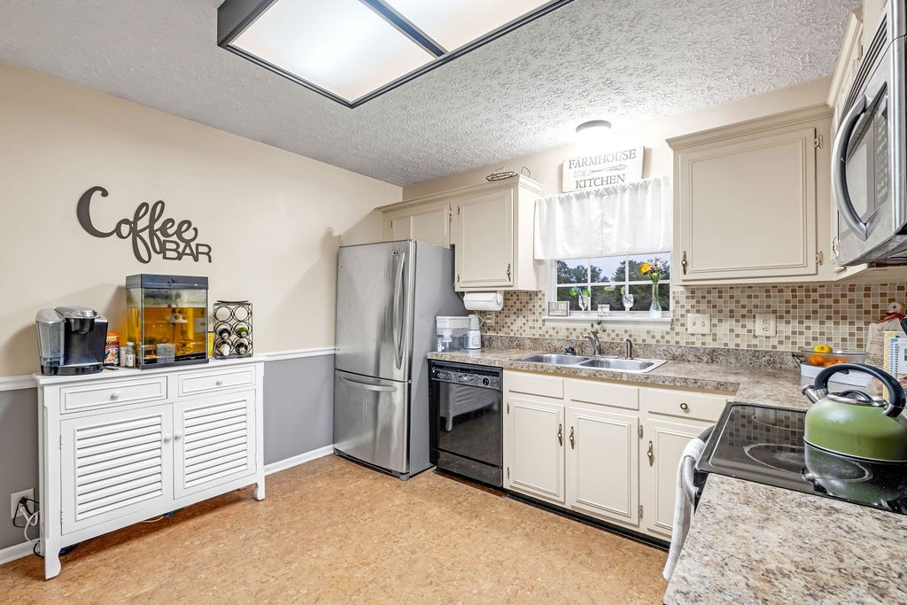 102 Oak Leaf Drive Hendersonville TN 37075