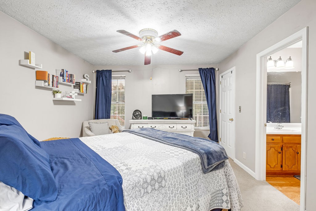 102 Oak Leaf Drive Hendersonville TN 37075