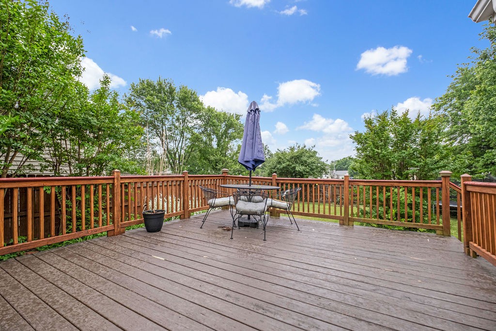 102 Oak Leaf Drive Hendersonville TN 37075