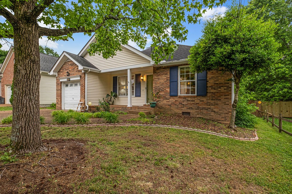 102 Oak Leaf Drive Hendersonville TN 37075