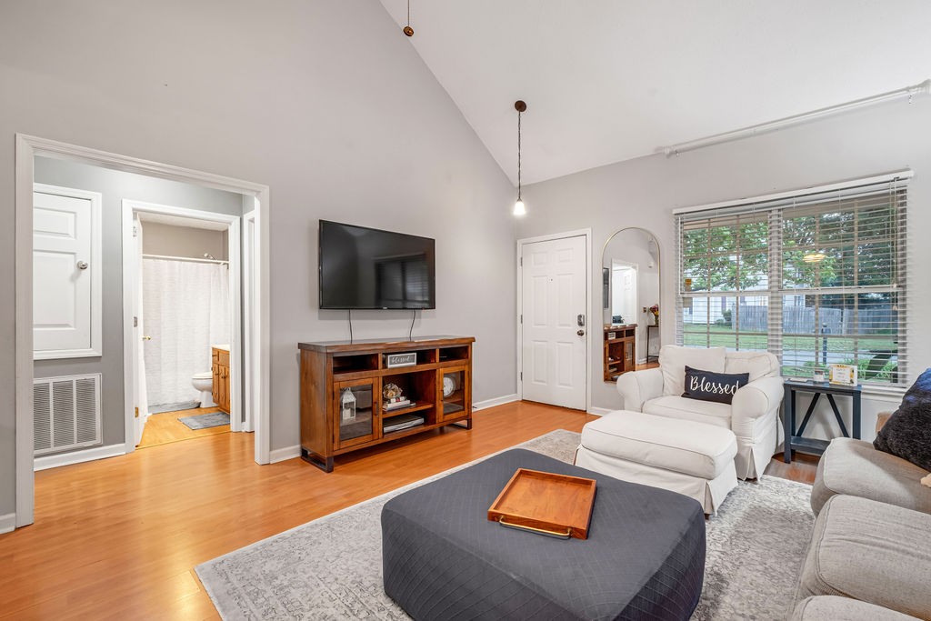 102 Oak Leaf Drive Hendersonville TN 37075