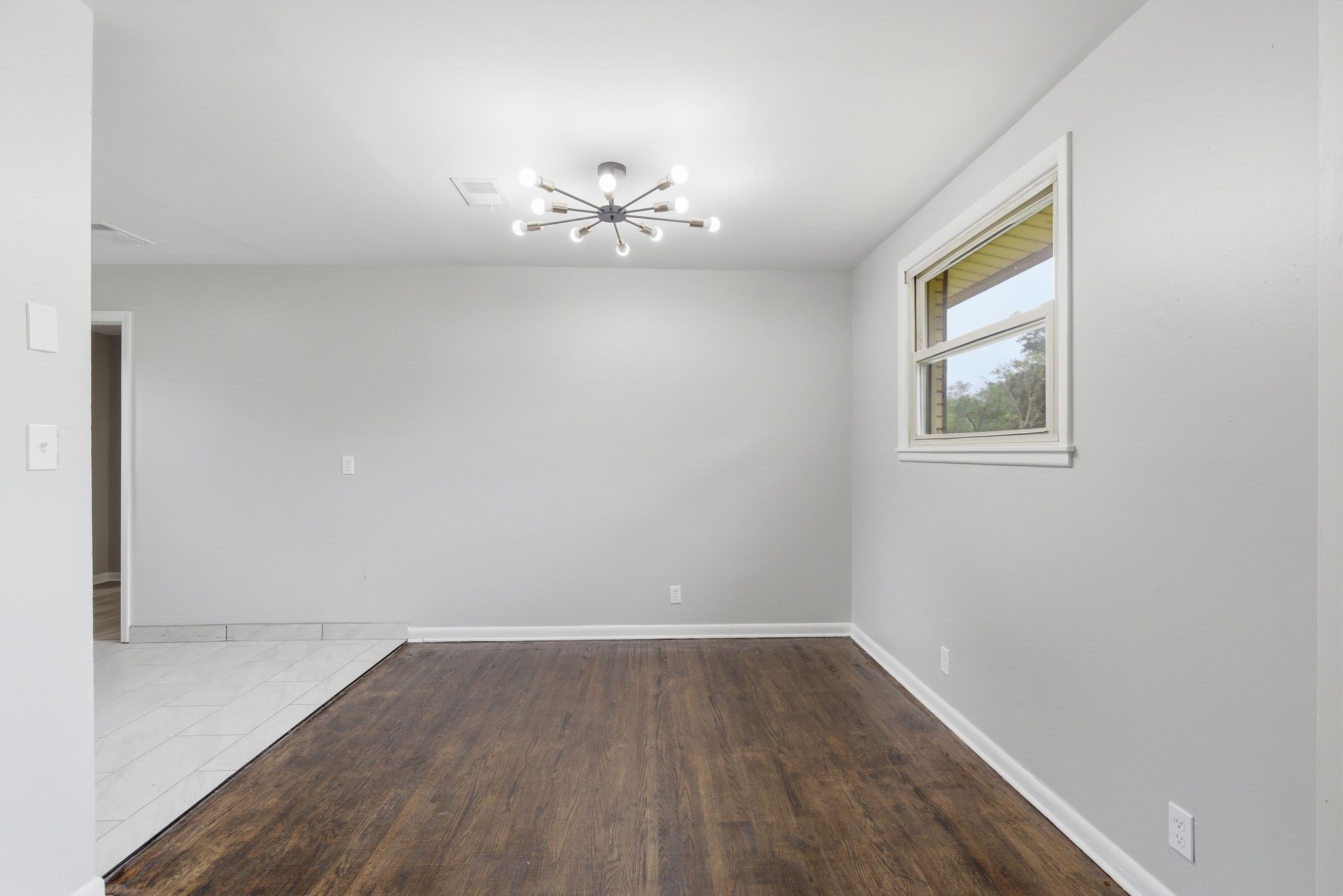 13 Charlemagne Boulevard Clarksville TN 37042