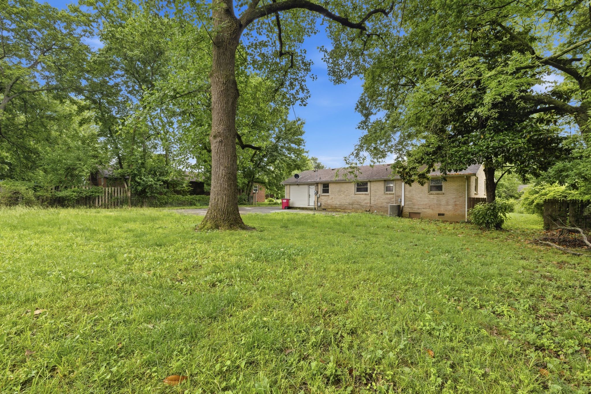 13 Charlemagne Boulevard Clarksville TN 37042