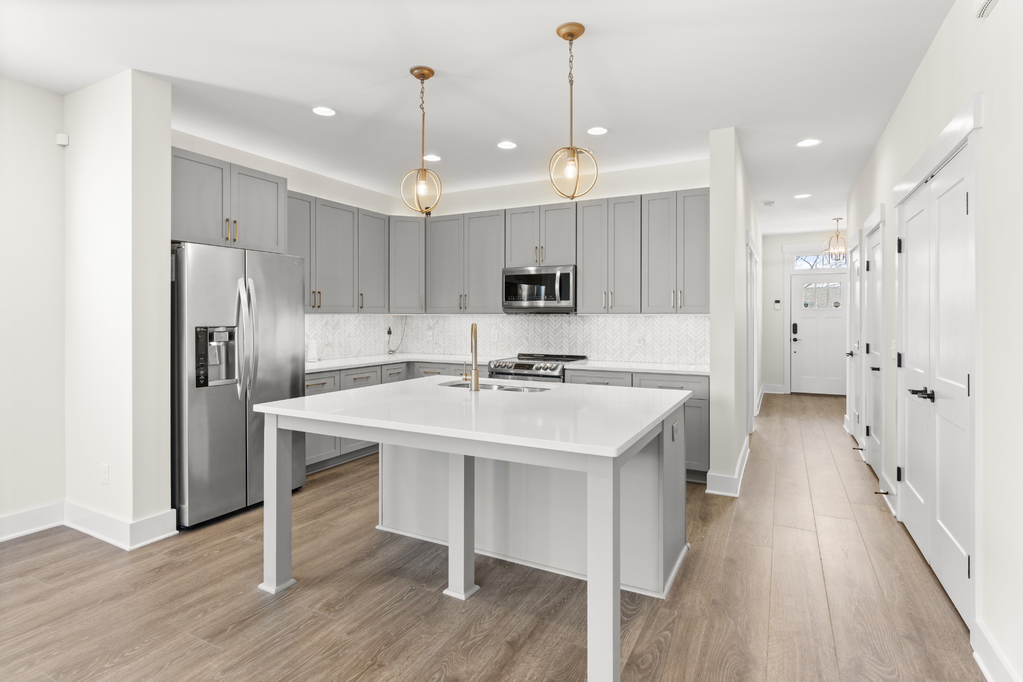 2045 Oakwood Avenue Nashville TN 37207
