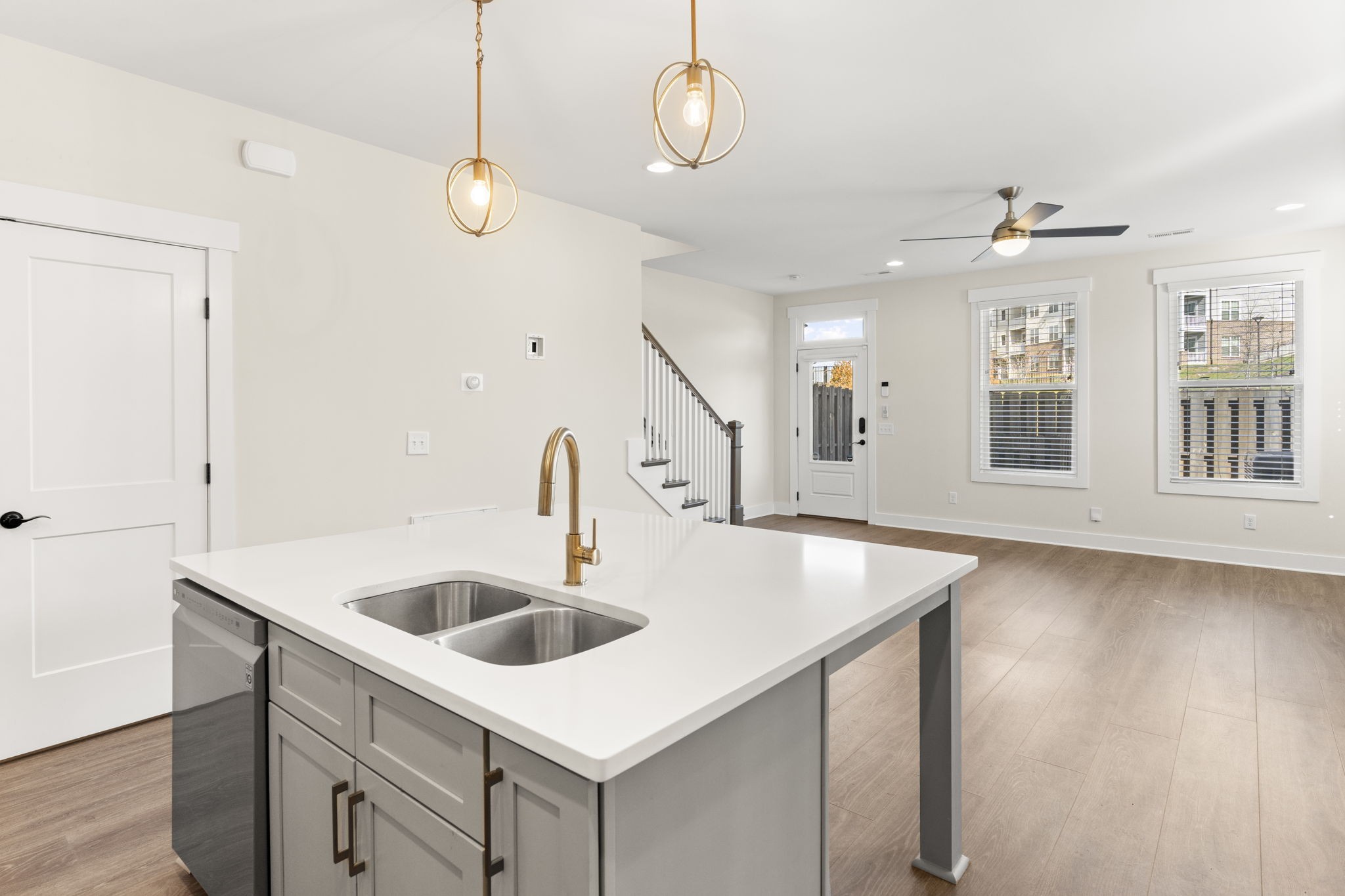 2045 Oakwood Avenue Nashville TN 37207
