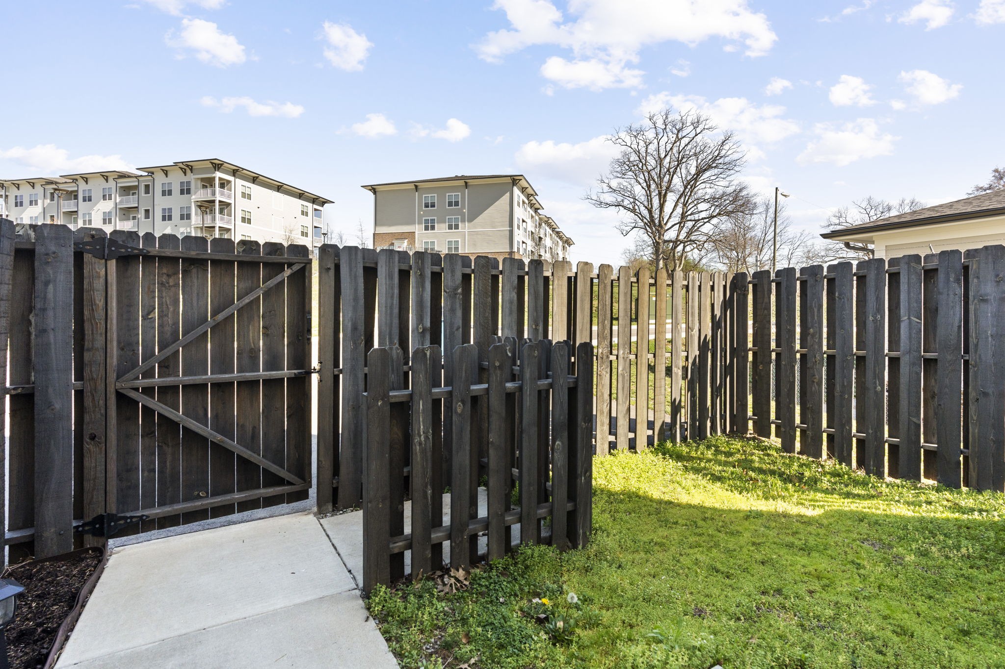 2045 Oakwood Avenue Nashville TN 37207