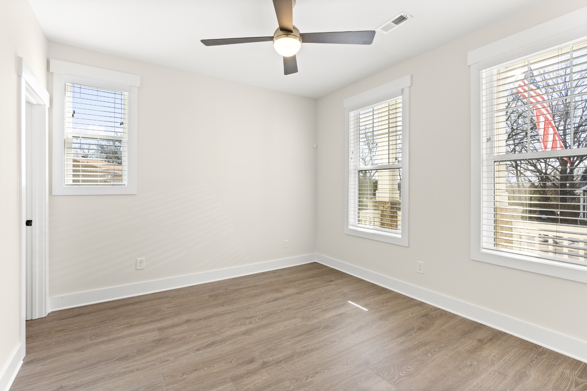 2045 Oakwood Avenue Nashville TN 37207