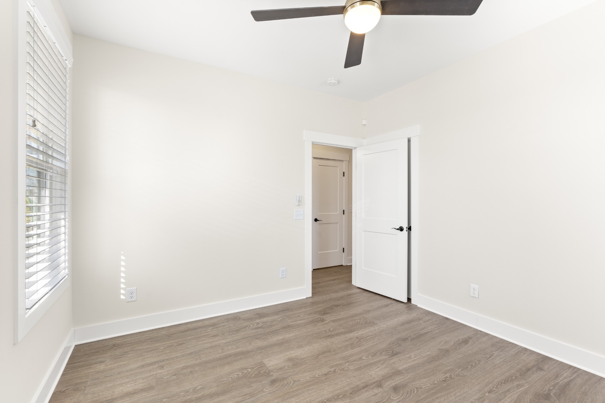 2045 Oakwood Avenue Nashville TN 37207