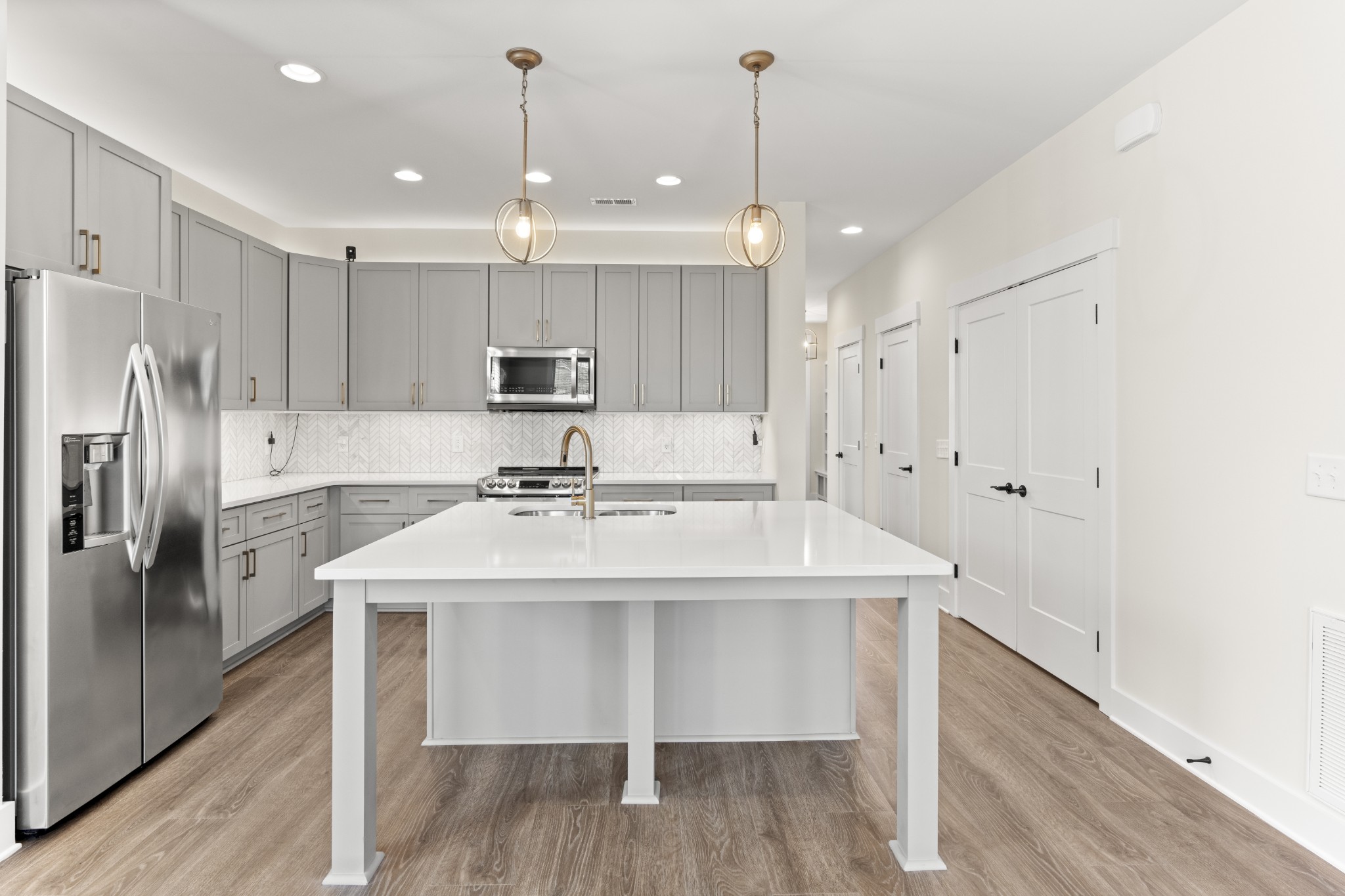2045 Oakwood Avenue Nashville TN 37207