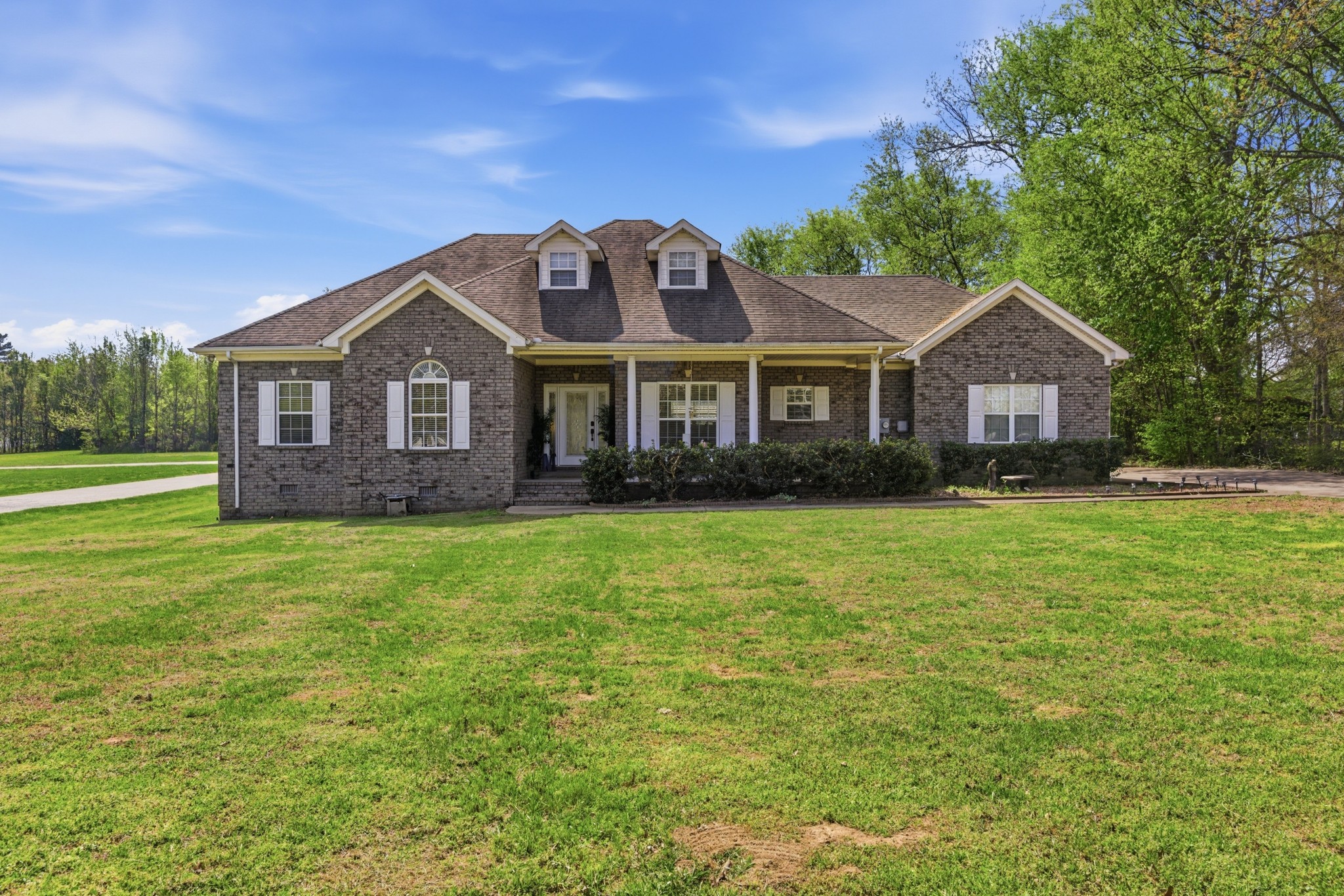 435 Long St, W Mc Ewen TN 37101