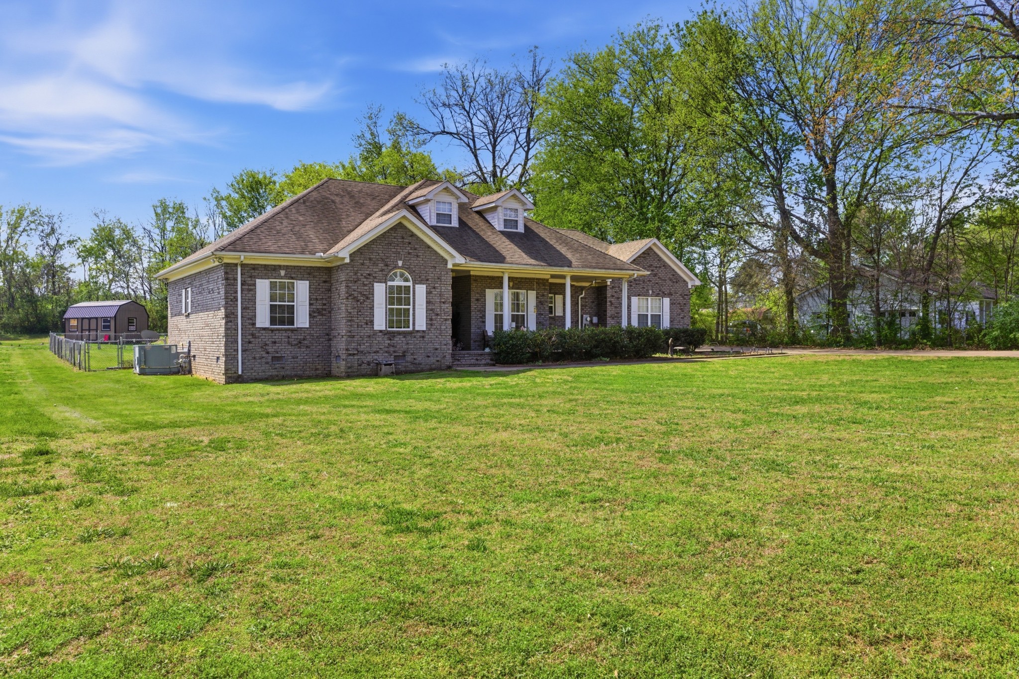 435 Long St, W Mc Ewen TN 37101