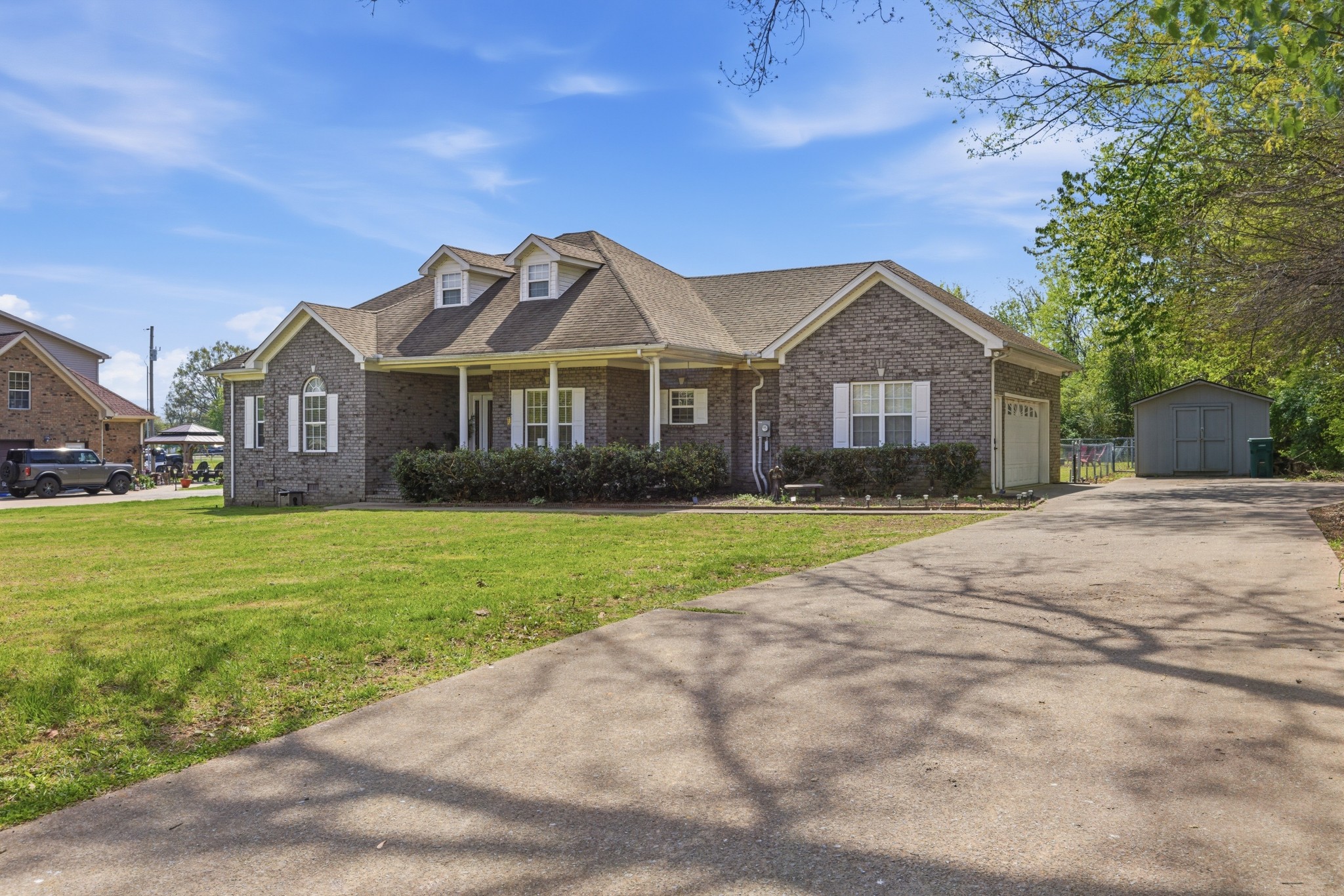 435 Long St, W Mc Ewen TN 37101