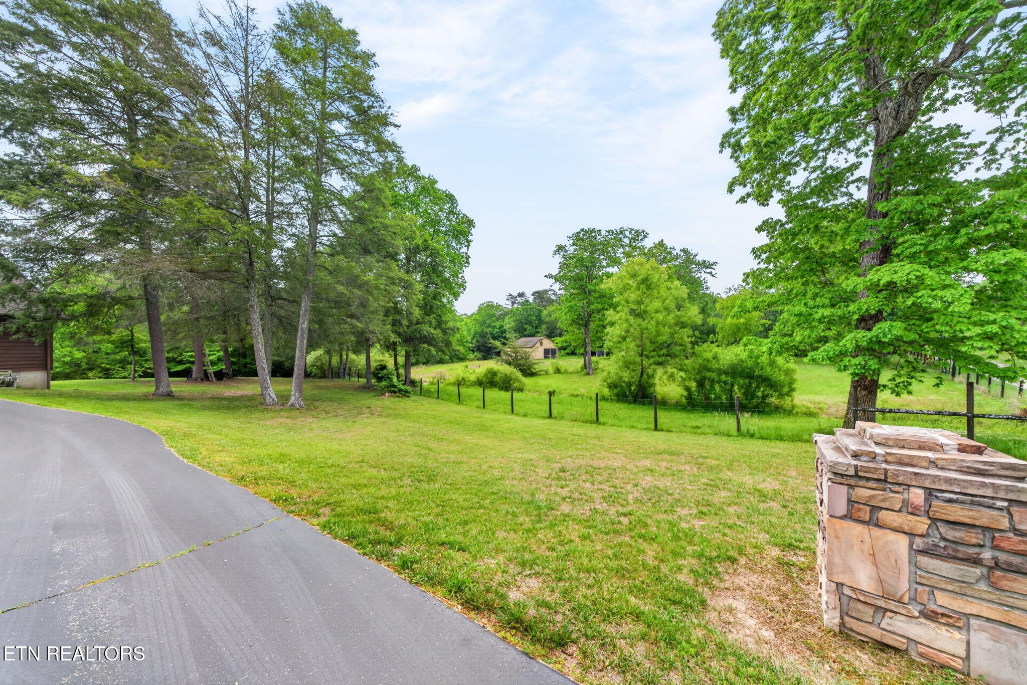 25 Old Kentucky Stock Road Crossville TN 38571