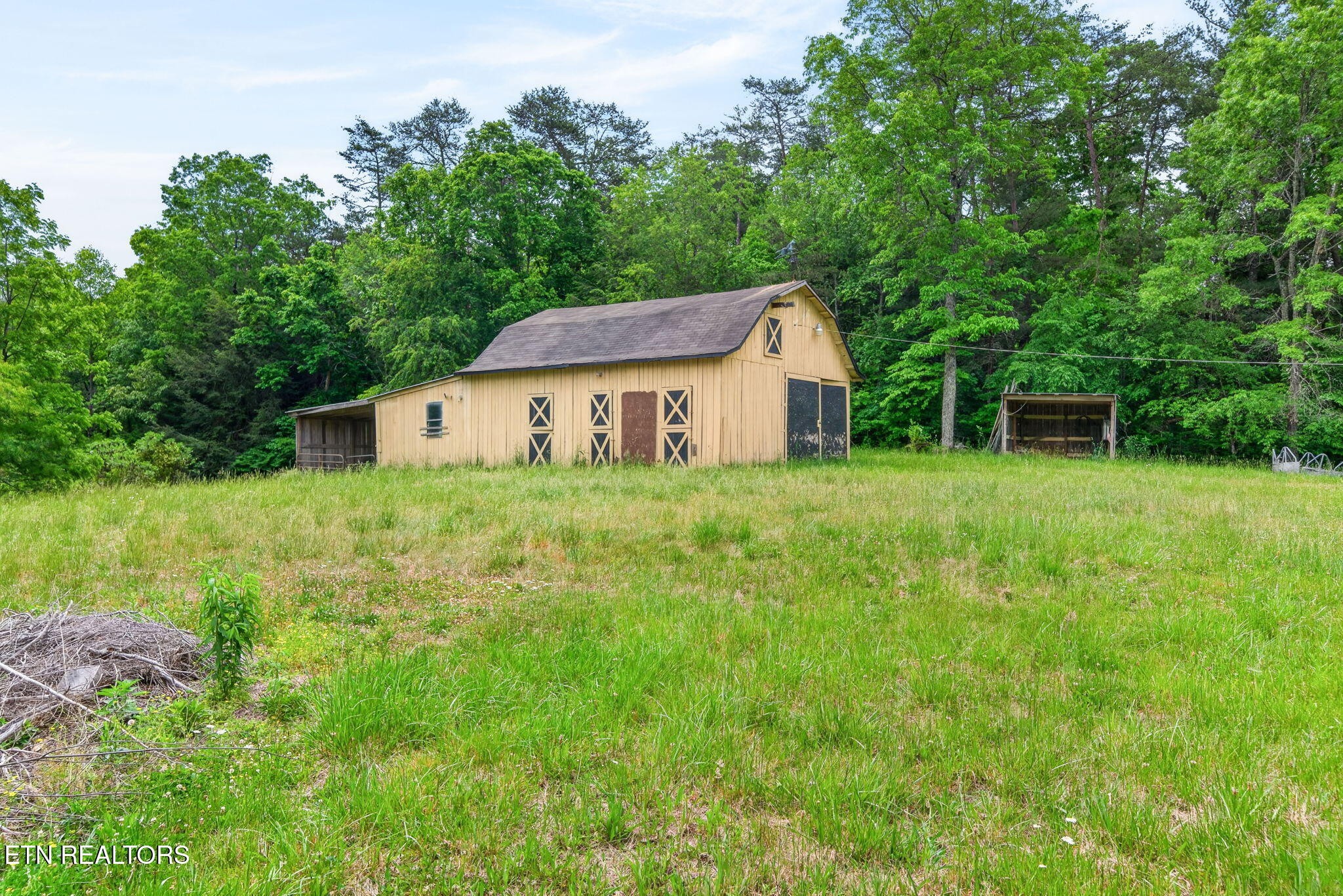 25 Old Kentucky Stock Road Crossville TN 38571