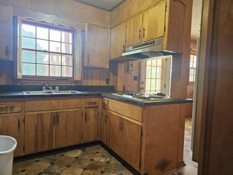 1077 Rock Avenue Palmer TN 37365