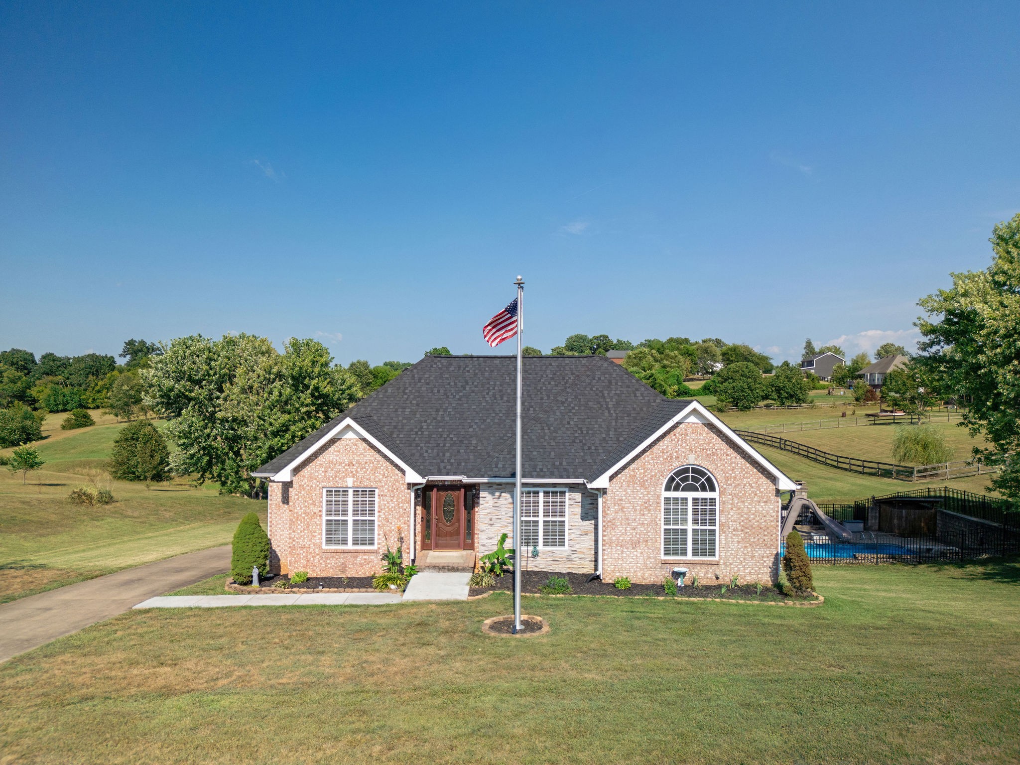 3691 Blackford Hills Road Cunningham TN 37052
