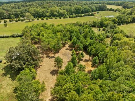2611 Highway 48 S Dickson TN 37055