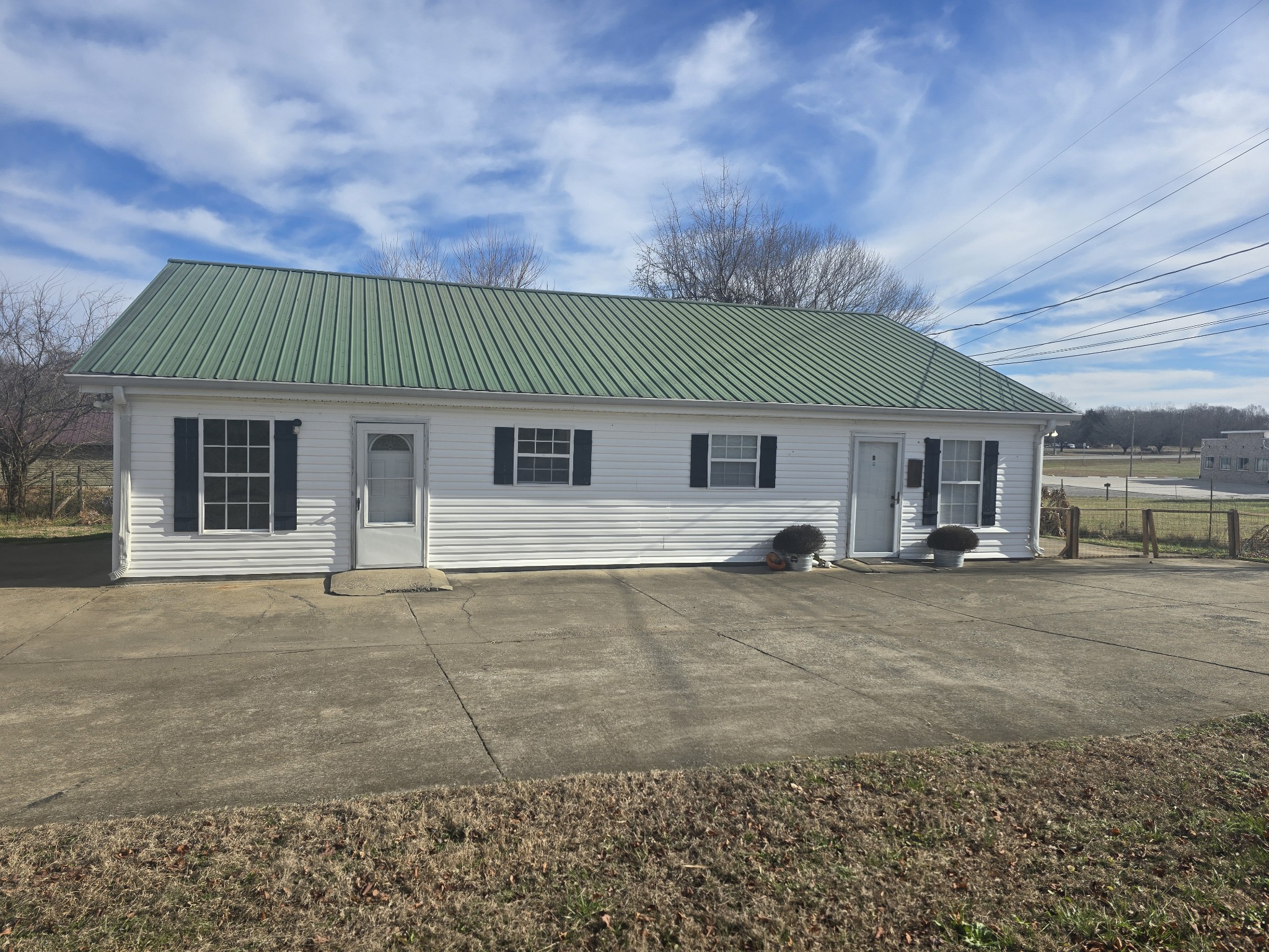 1330 Old Charlotte Road White Bluff TN 37187