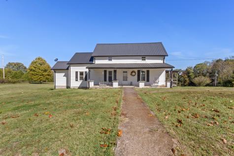 1325 Huggins Road Clarksville TN 37040