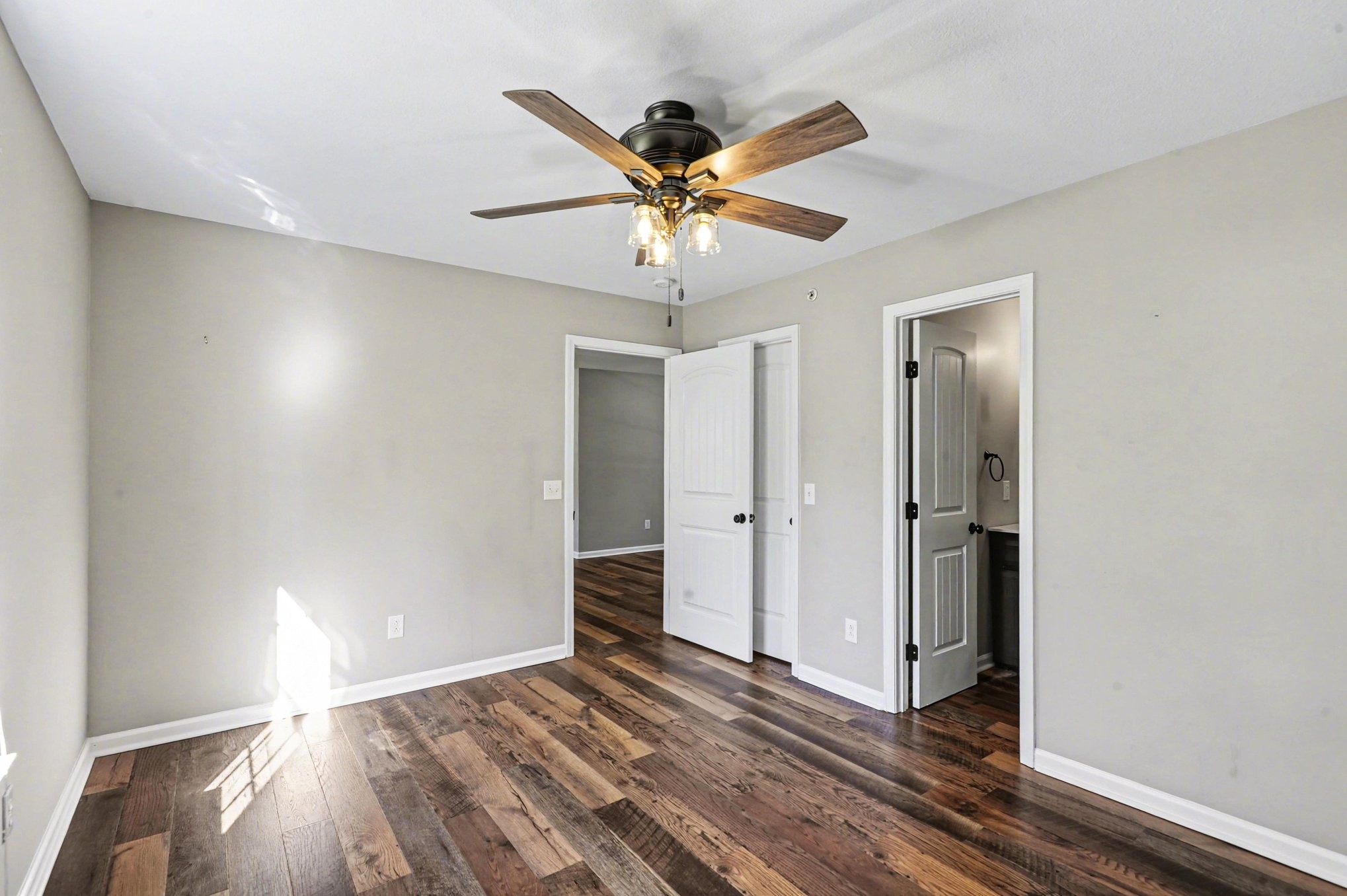 137 N Poole Street Ashland City TN 37015