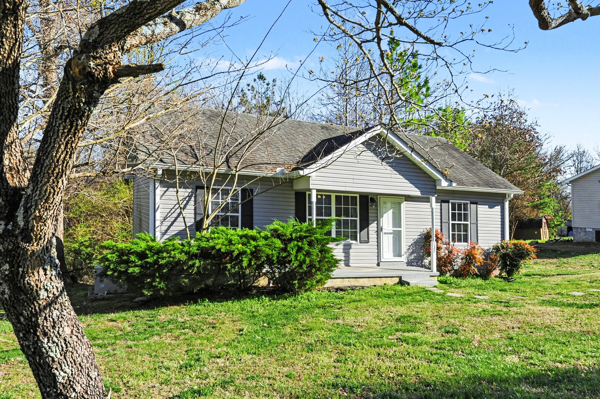 137 N Poole Street Ashland City TN 37015