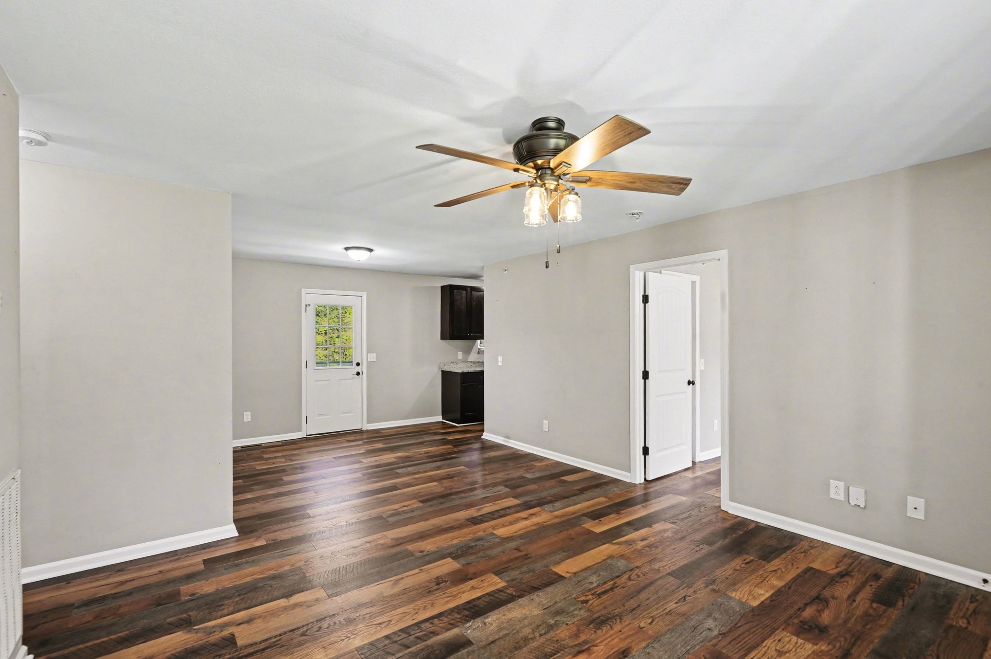 137 N Poole Street Ashland City TN 37015