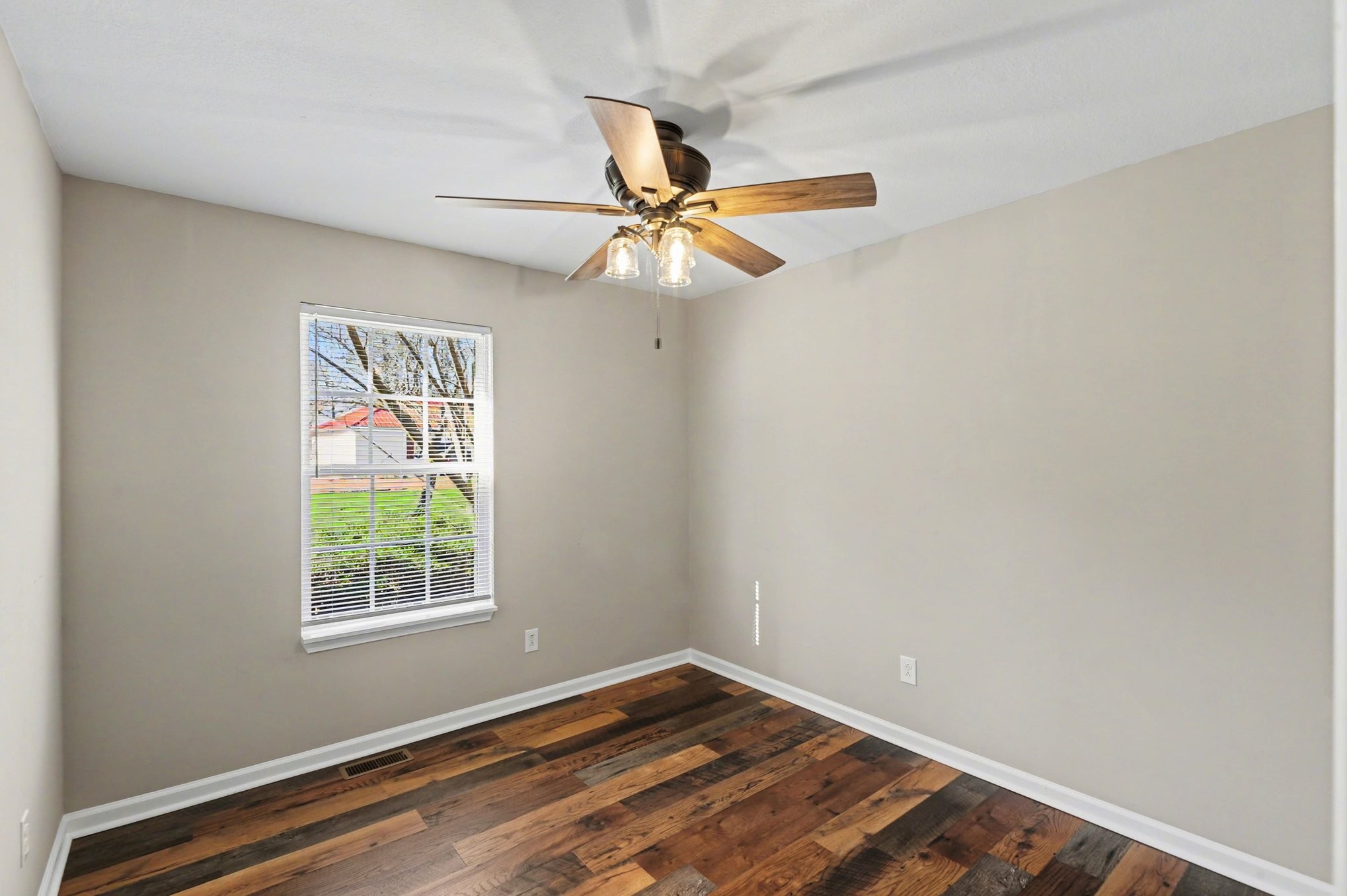 137 N Poole Street Ashland City TN 37015