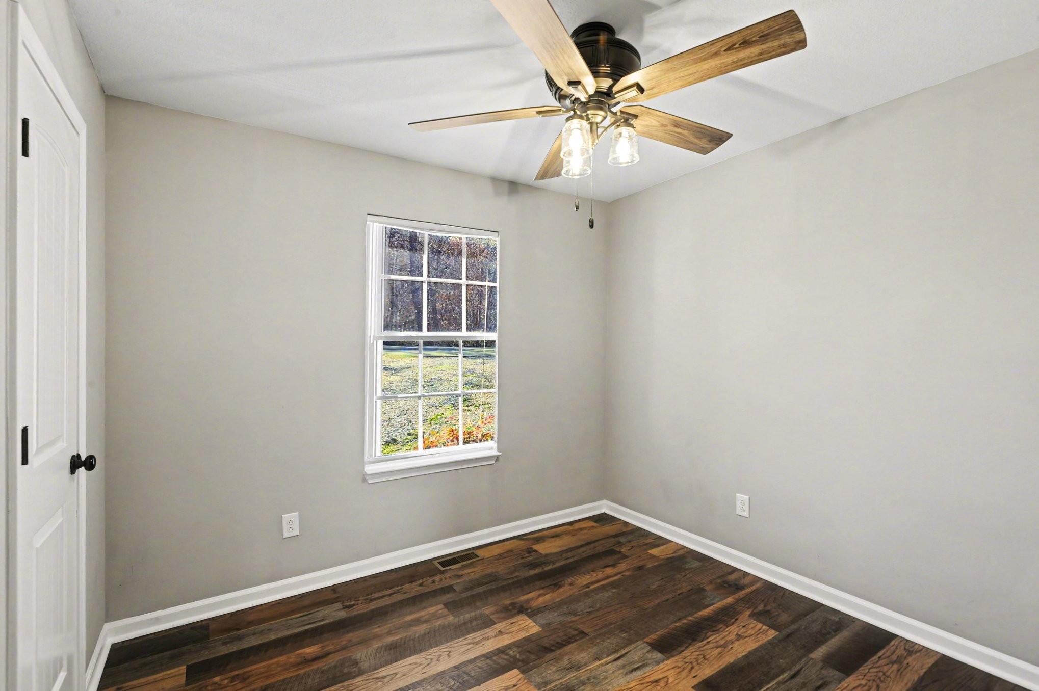 137 N Poole Street Ashland City TN 37015