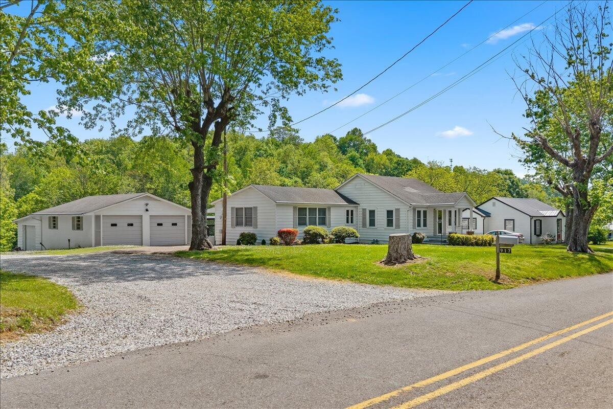 917 Central Avenue Athens TN 37303
