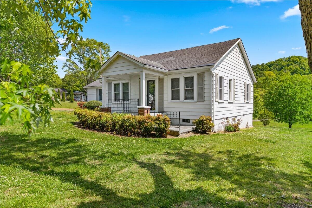917 Central Avenue Athens TN 37303