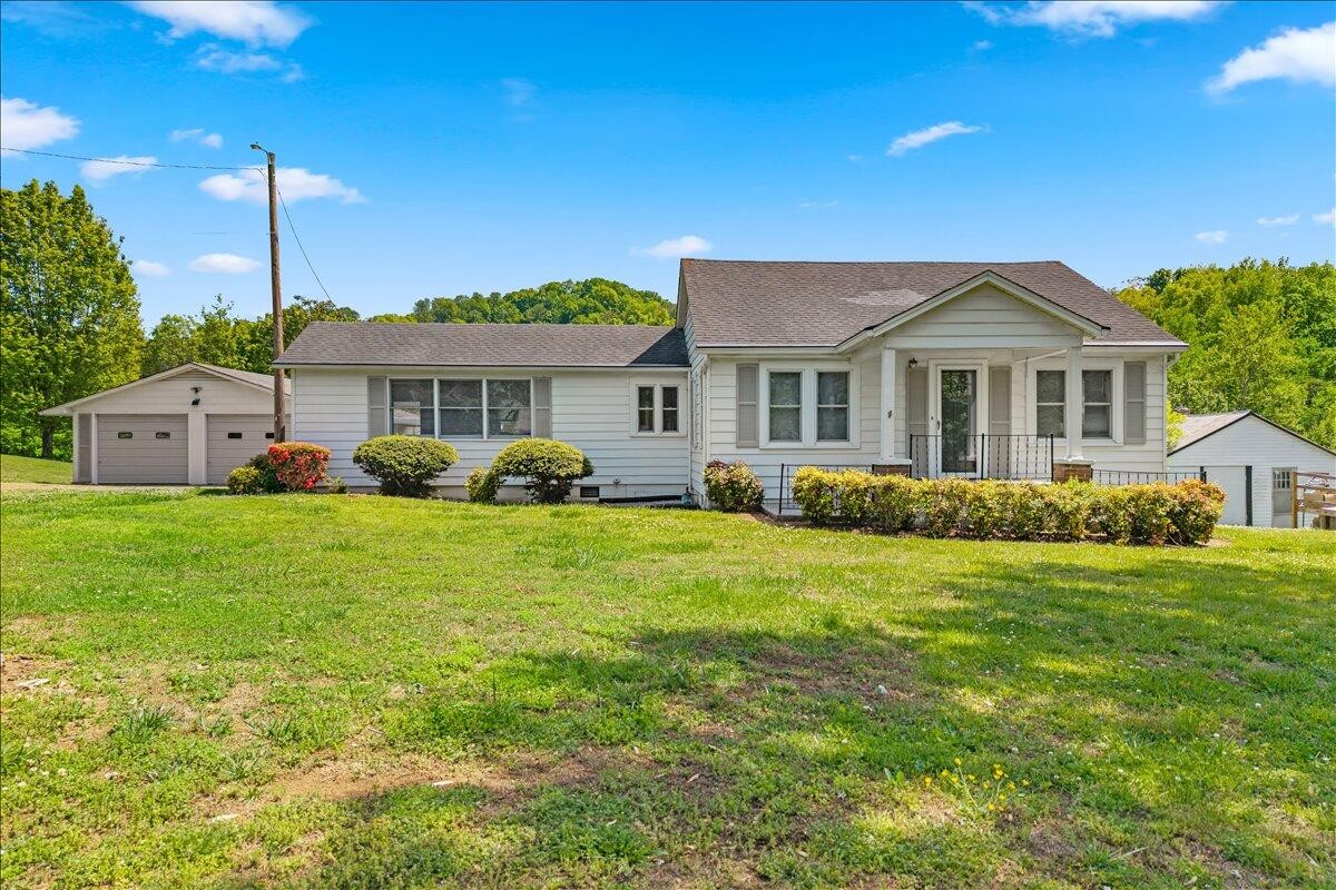 917 Central Avenue Athens TN 37303