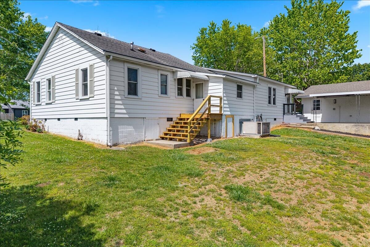 917 Central Avenue Athens TN 37303