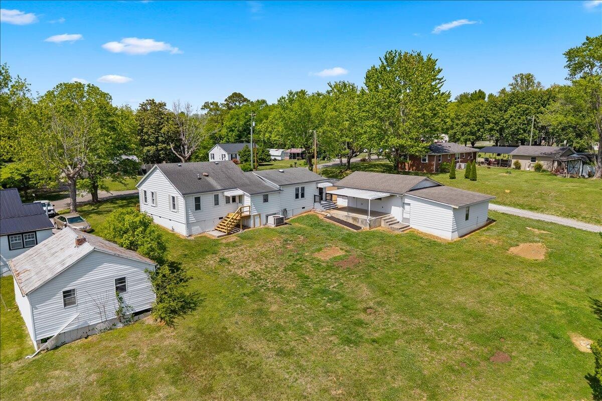 917 Central Avenue Athens TN 37303