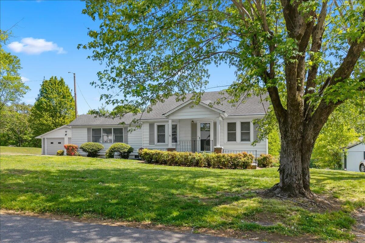 917 Central Avenue Athens TN 37303