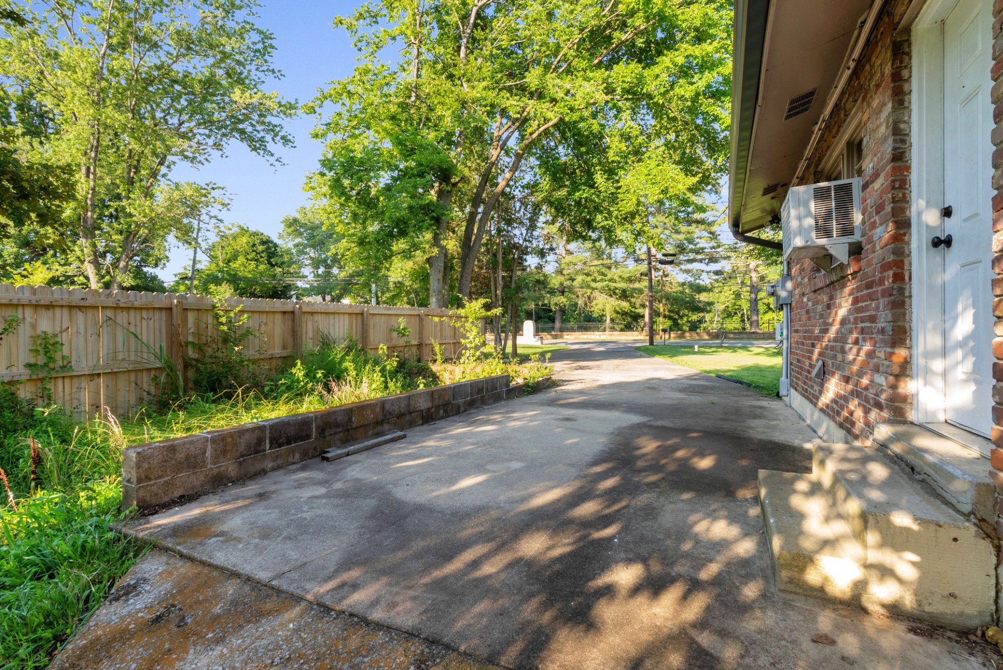 946 Greenwood Avenue Clarksville TN 37040