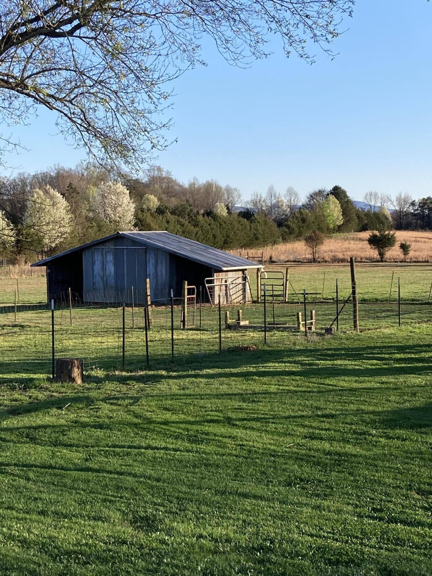 338 County Road 435 Englewood TN 37329