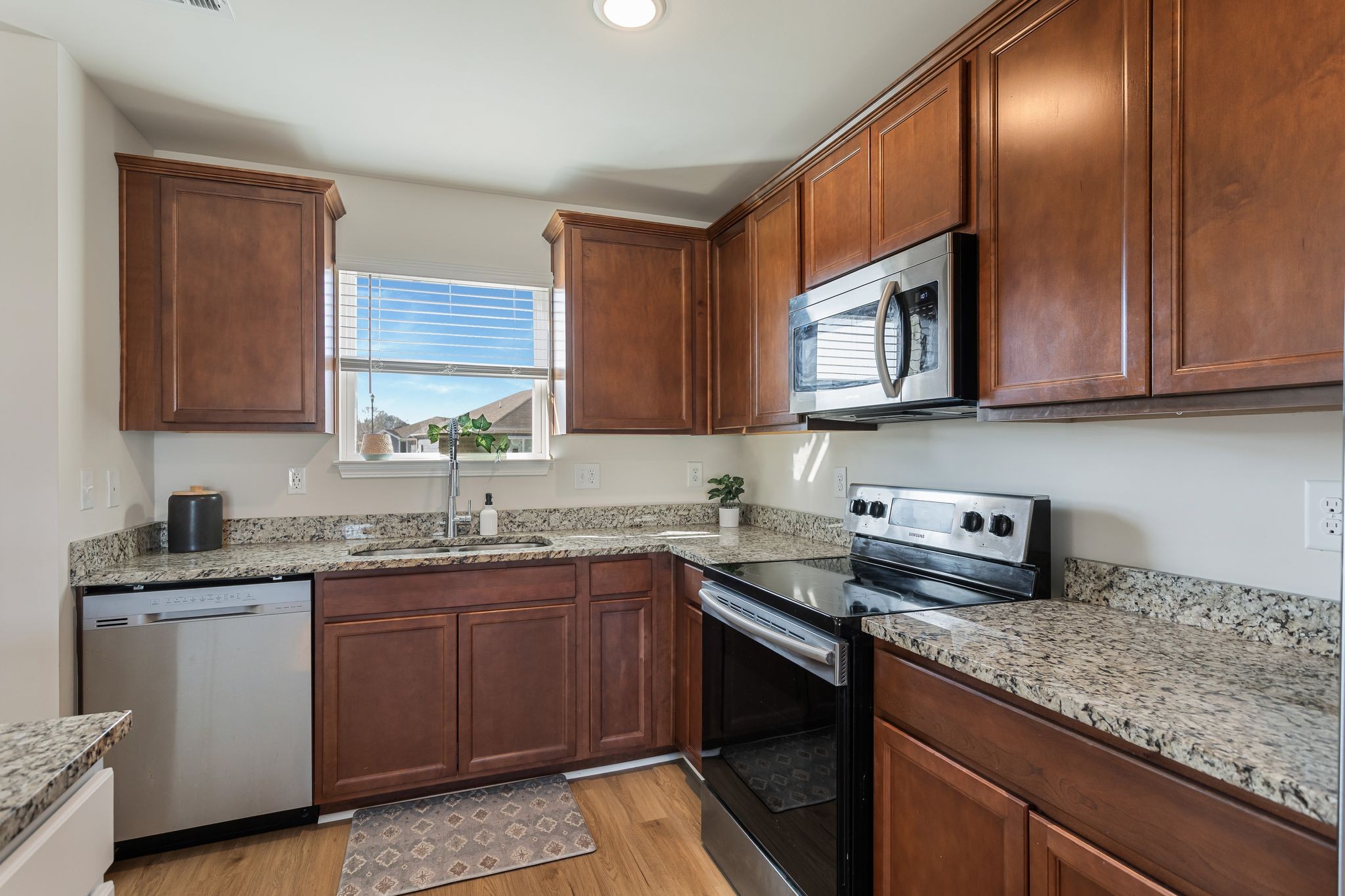 2708 Swarm Court Columbia TN 38401