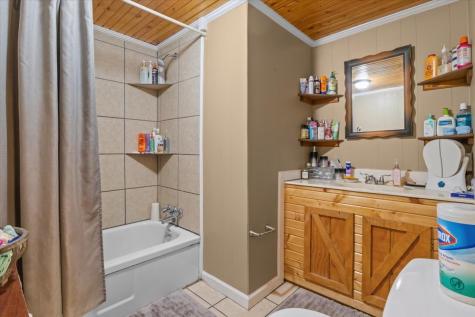 1515 Hayshed Road Charlotte TN 37036