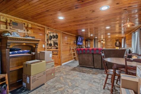 1515 Hayshed Road Charlotte TN 37036