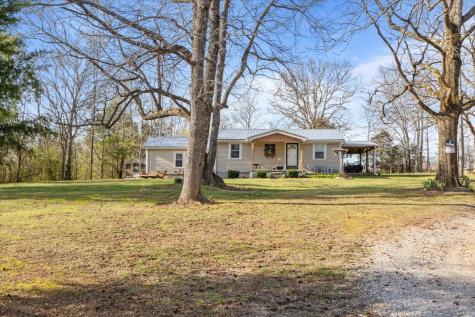 1515 Hayshed Road Charlotte TN 37036