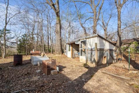 1515 Hayshed Road Charlotte TN 37036