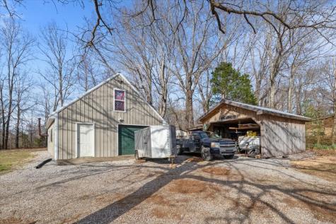1515 Hayshed Road Charlotte TN 37036