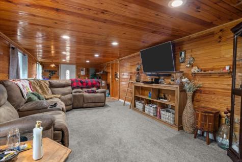 1515 Hayshed Road Charlotte TN 37036
