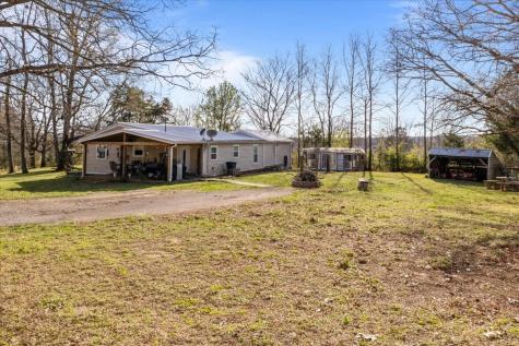 1515 Hayshed Road Charlotte TN 37036