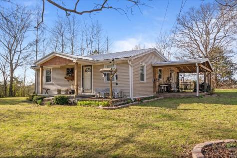 1515 Hayshed Road Charlotte TN 37036