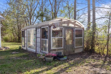 1515 Hayshed Road Charlotte TN 37036