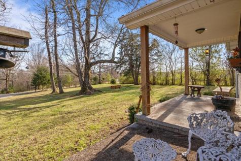 1515 Hayshed Road Charlotte TN 37036